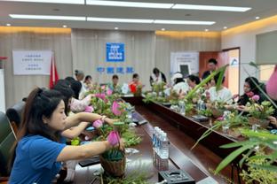 伍德：教练告诉我他在测试轮换 我只是做好准备做些小事帮助球队